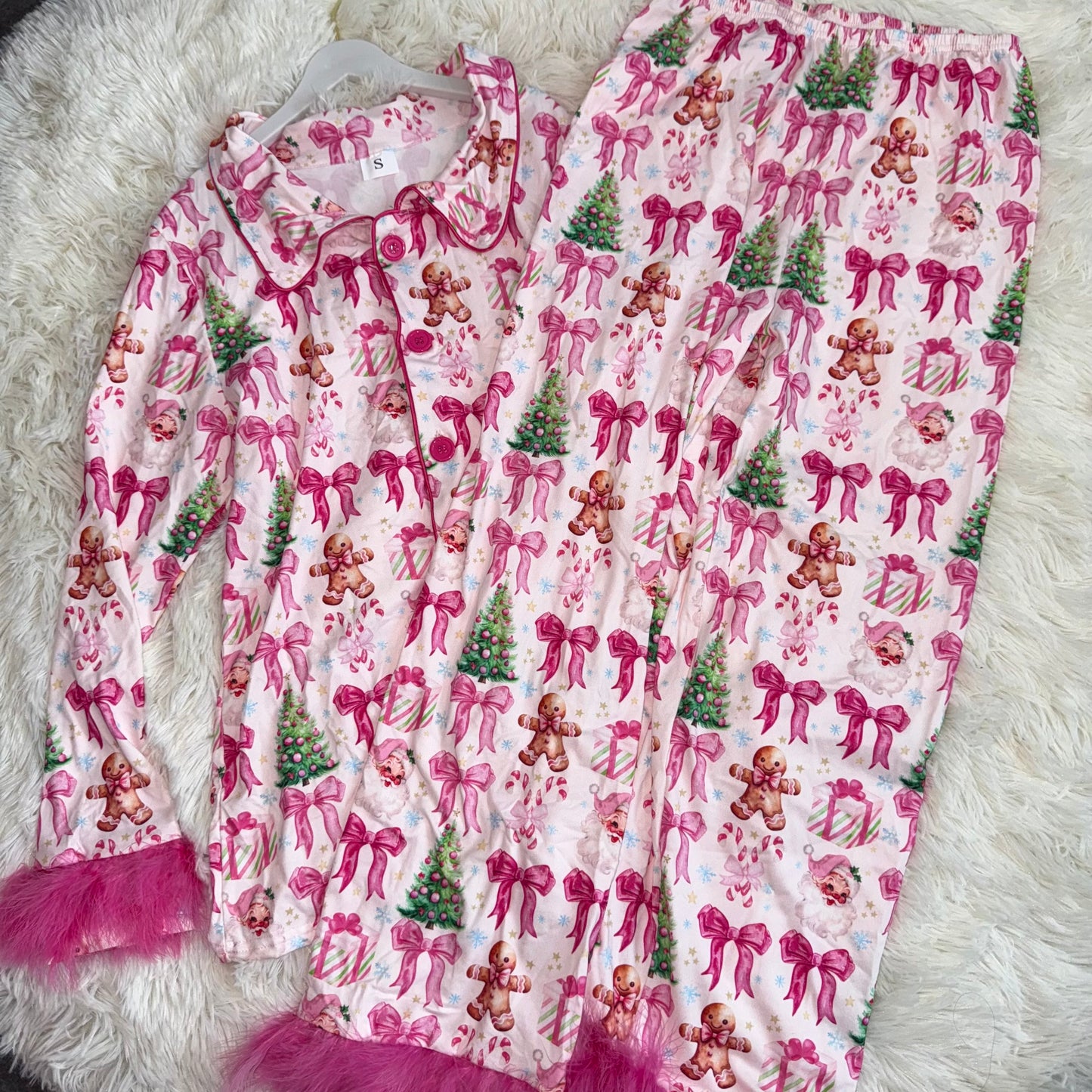 11.24 RTS NO MOQ (In stock)GLP2717 Adult Women Bows Gingerbread Trees Button Top Pants Christmas Fur Pajamas Sets