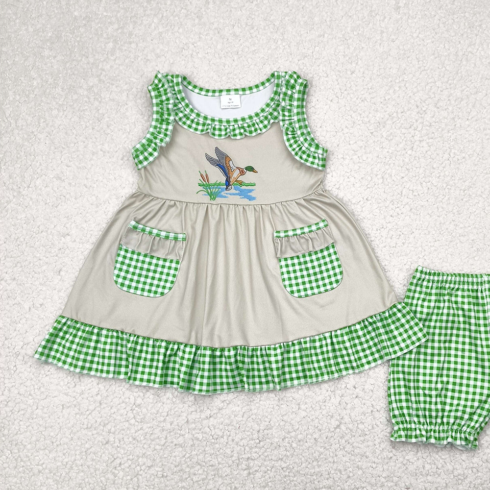 7.19 GSSO0848RTS NO MOQ Baby Girls Summer Outfits Girls light green duck sleeveless with pocket grid shorts set