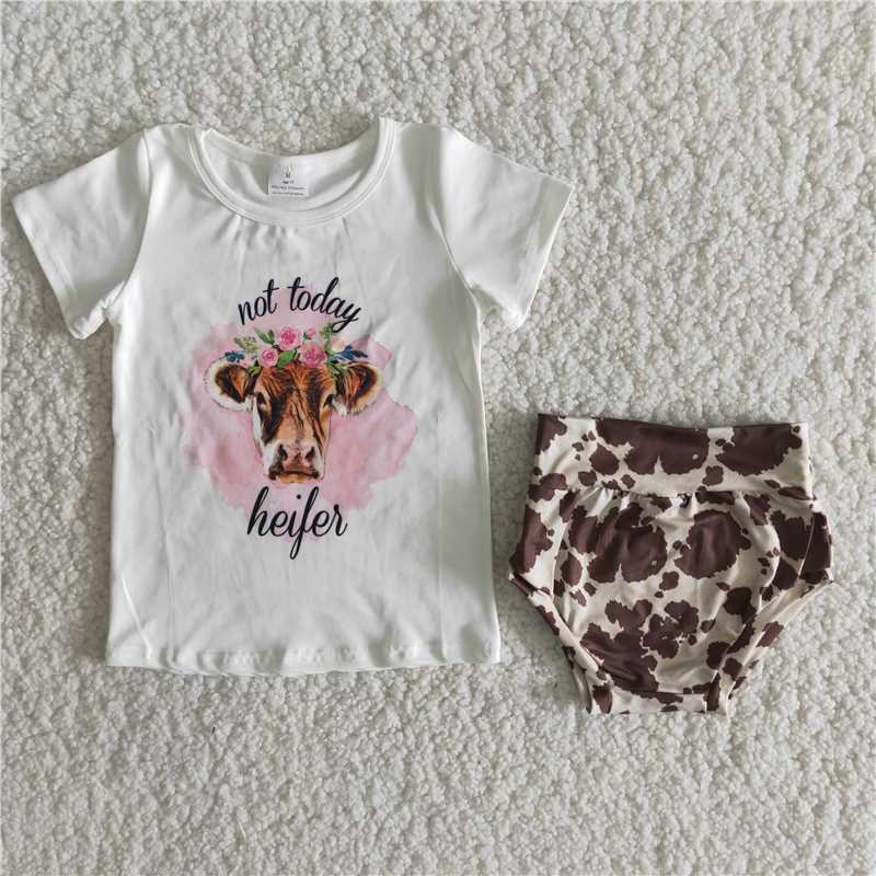 B8-12 Heifer cow pattern Size bummie set