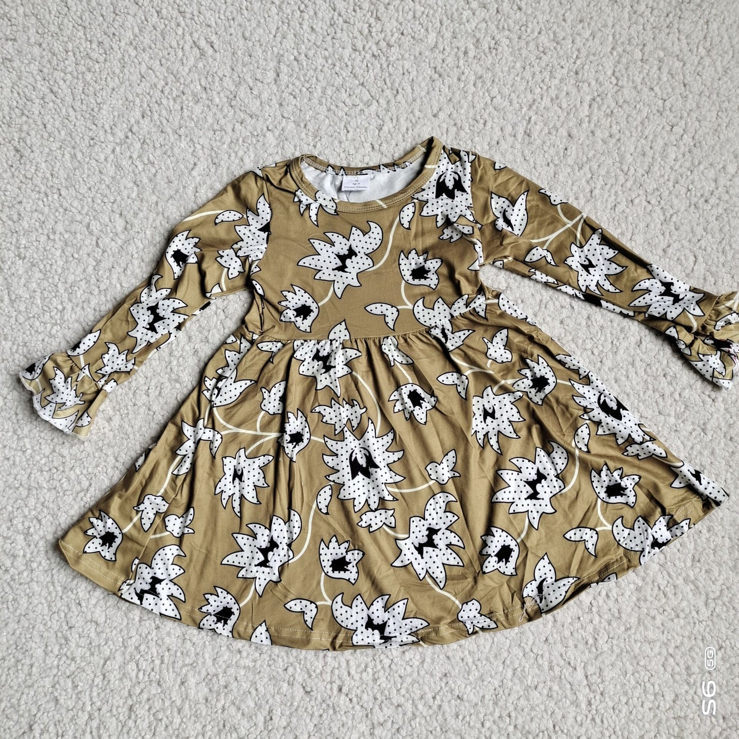 10.2 RTS NO MOQ(In stock)G4-12-6.; Baby Girls Winter Dress Grass green long-sleeved dress with white flowers and black dots