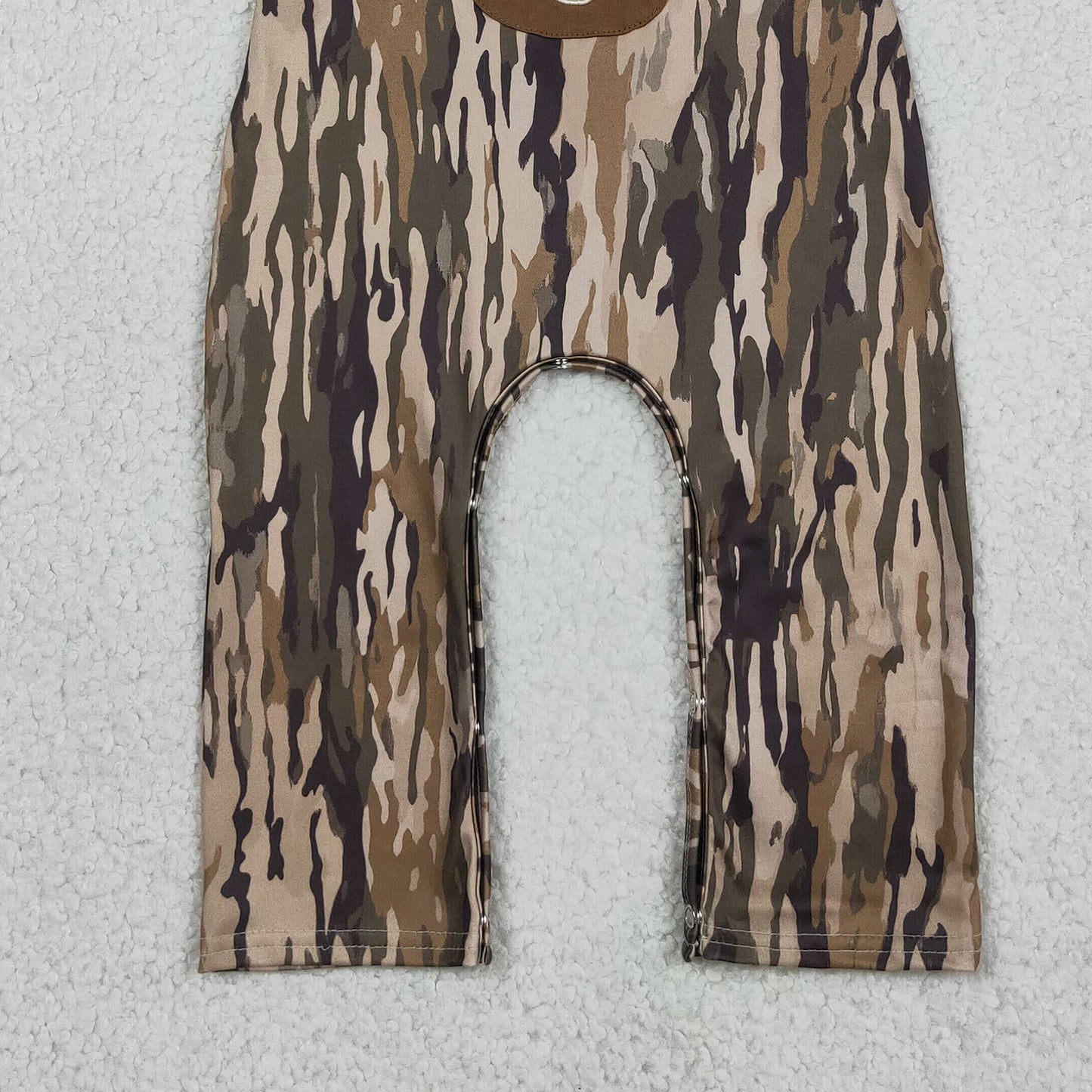 SR4048 RTS NO MOQ (In stock)Brown straps deer embroidery pocket camo baby boy jumpsuit