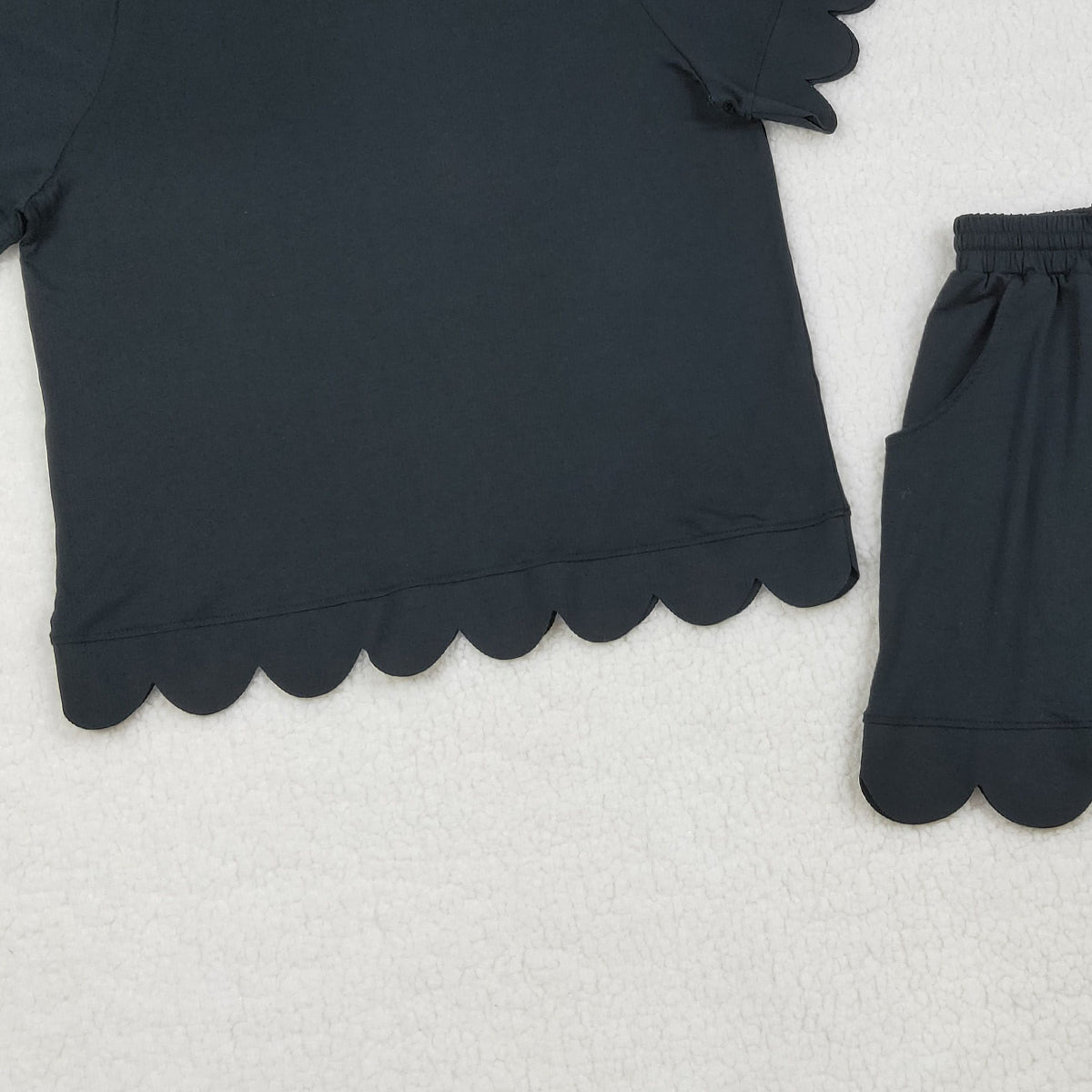 3.24 RTS NO MOQ (In stock)GSSO3199 Adult Women Summer Black Short Sleeve Shirt Pockets Short Scallop Clothes Set