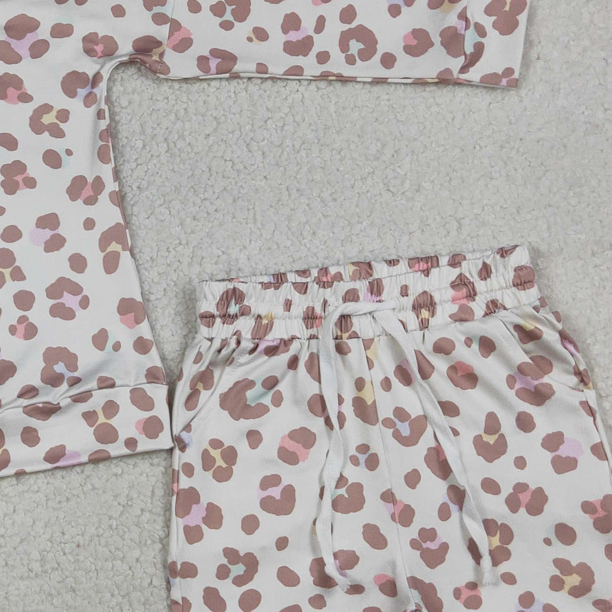 4.7 GLS0093 RTS NO MOQ (In stock )Long sleeves leopard top shorts kids girls outfits