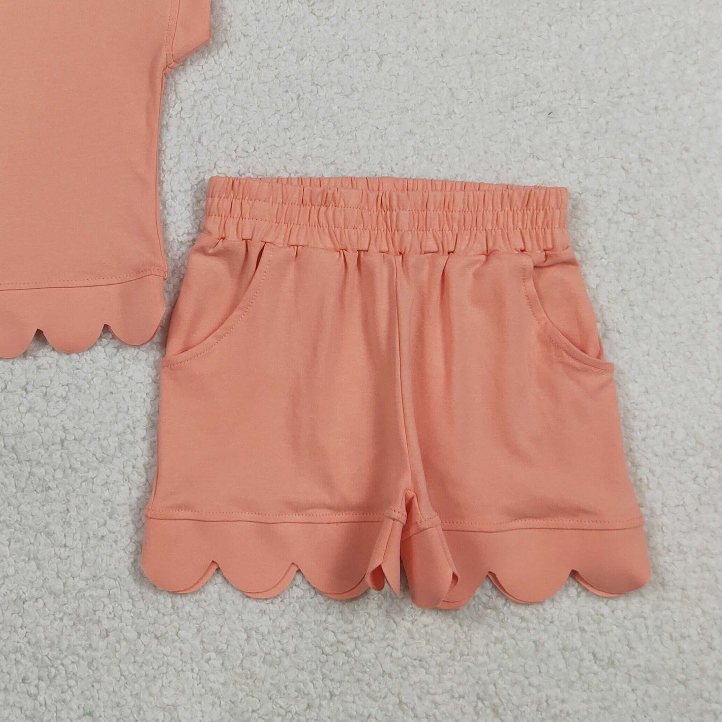 GSSO3374 RTS NO MOQ (In stock)Baby Girls Summer Fashion Short Sleeve Peach Zipper Scallop Pullover Top Pockets Short Checked Set