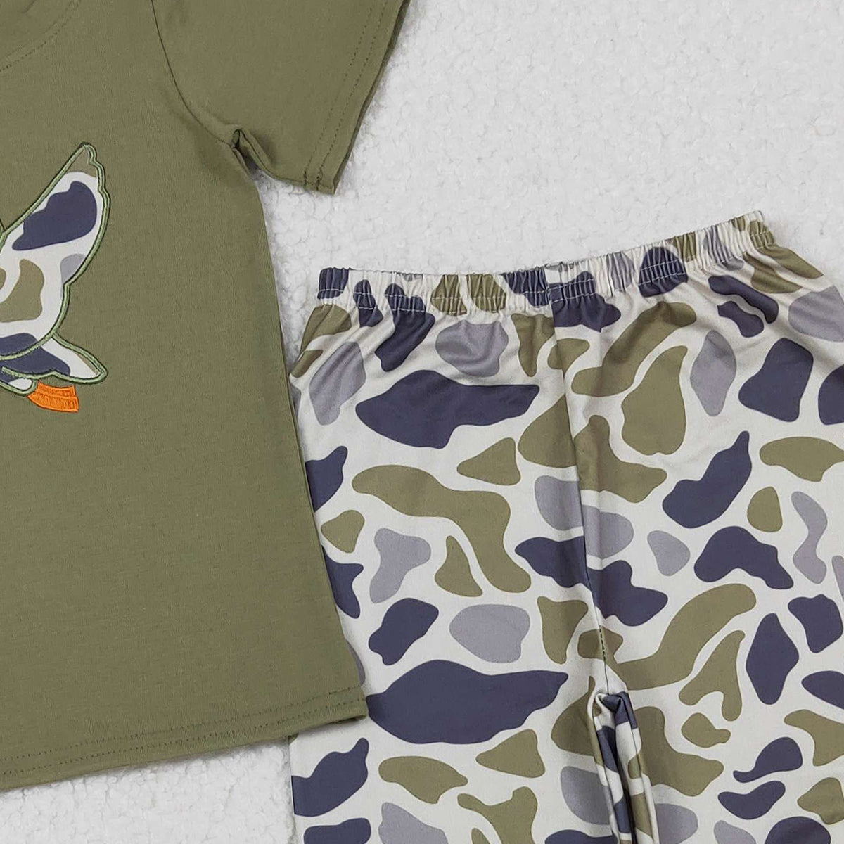 10.21 RTS NO MOQ (In stock)BSPO0583 Embroidery Camo Duck Baby Boys Green Top Flare Pant Hunting Set