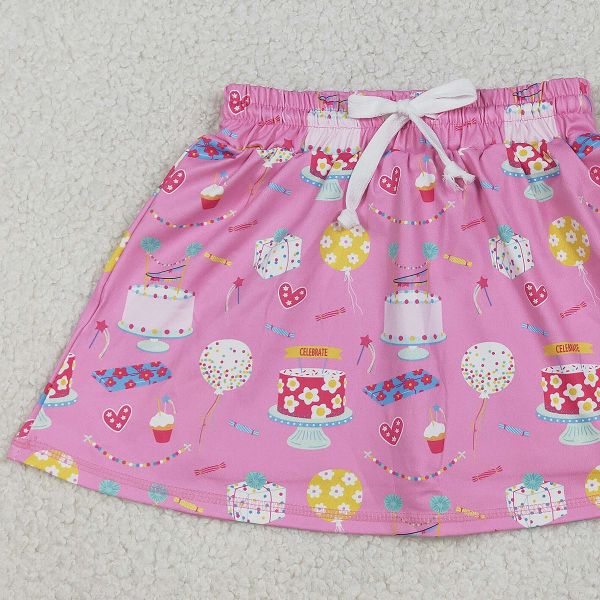 12.6 RTS NO MOQ (In stock)GLK0170 Baby Girls Summer Shorts Baby Girls Hearts Cakes Happy Birthday Yoga Active Skirt Shorts Bottom