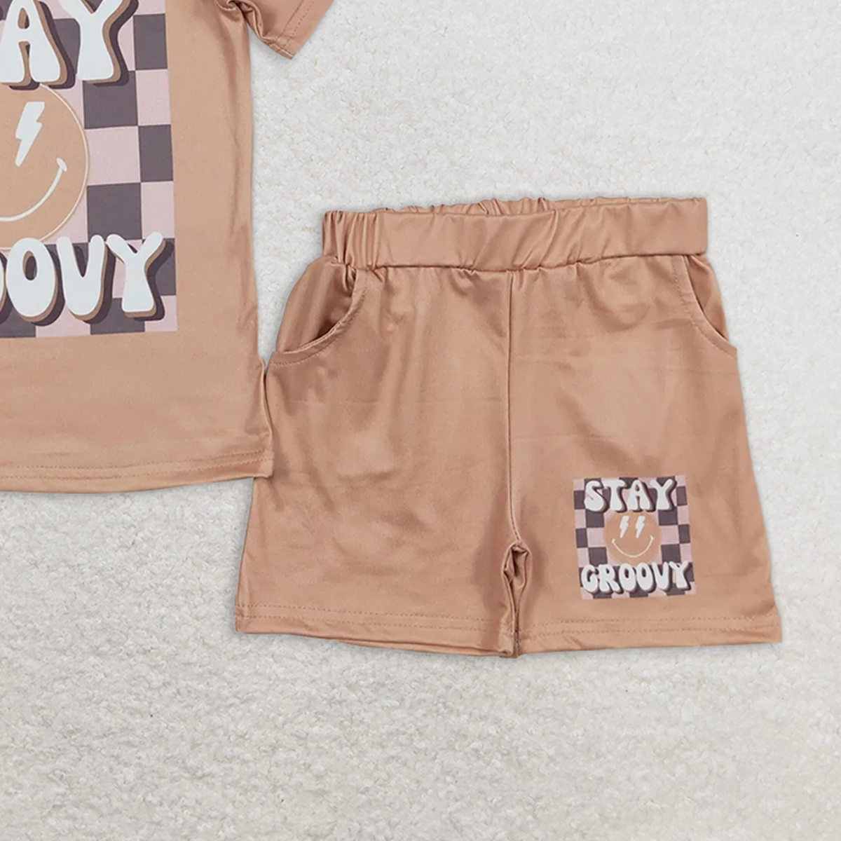 BSSO0613 RTS NO MOQ Baby Boys Summer Boys Outfits Baby Boys Stay Groovy Shirt Khaki Shorts Outfits Clothes Sets