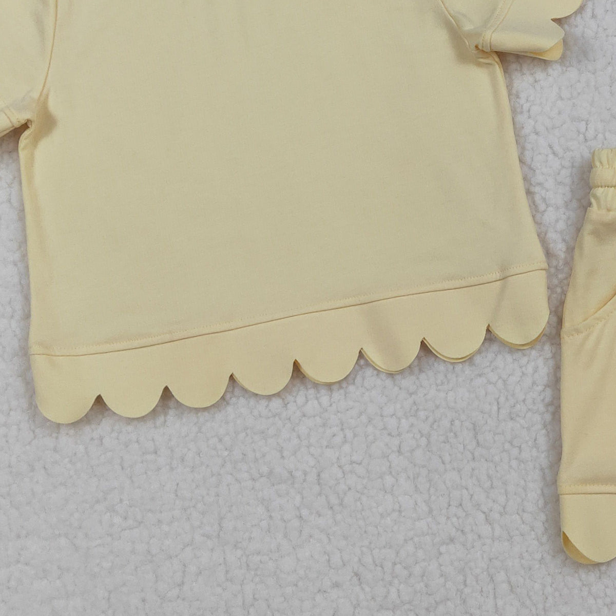 3.25 RTS NO MOQ (In stock)GSSO3175 Kids Clothing for Baby Girls Short Sleeve Yellow Shirts Top Shorts Scallop Clothes Sets