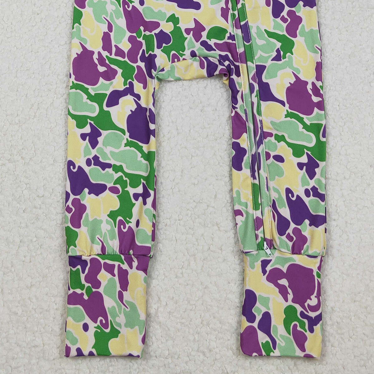 10.22 RTS NO MOQ (In stock)SR3211 Baby Boys Winter Rompers Baby Boys Mardigras Camo Short Sleeve Zipper Footie Rompers