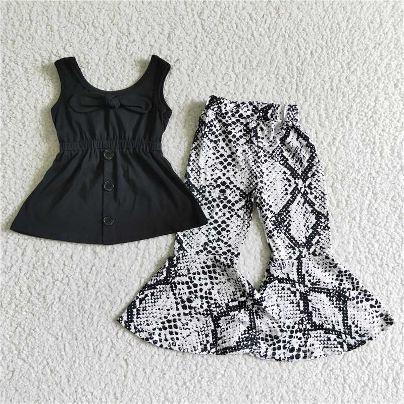 A18-2 Black double-shoulder top and snakeskin pants