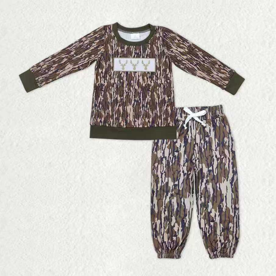 12.30 RTS NO MOQ (In stock)BT0377 + P0649 Baby Boys Olive Camo Embroidery Deer Shirt Pockets Jogger Pants Hunting Clothes Sets