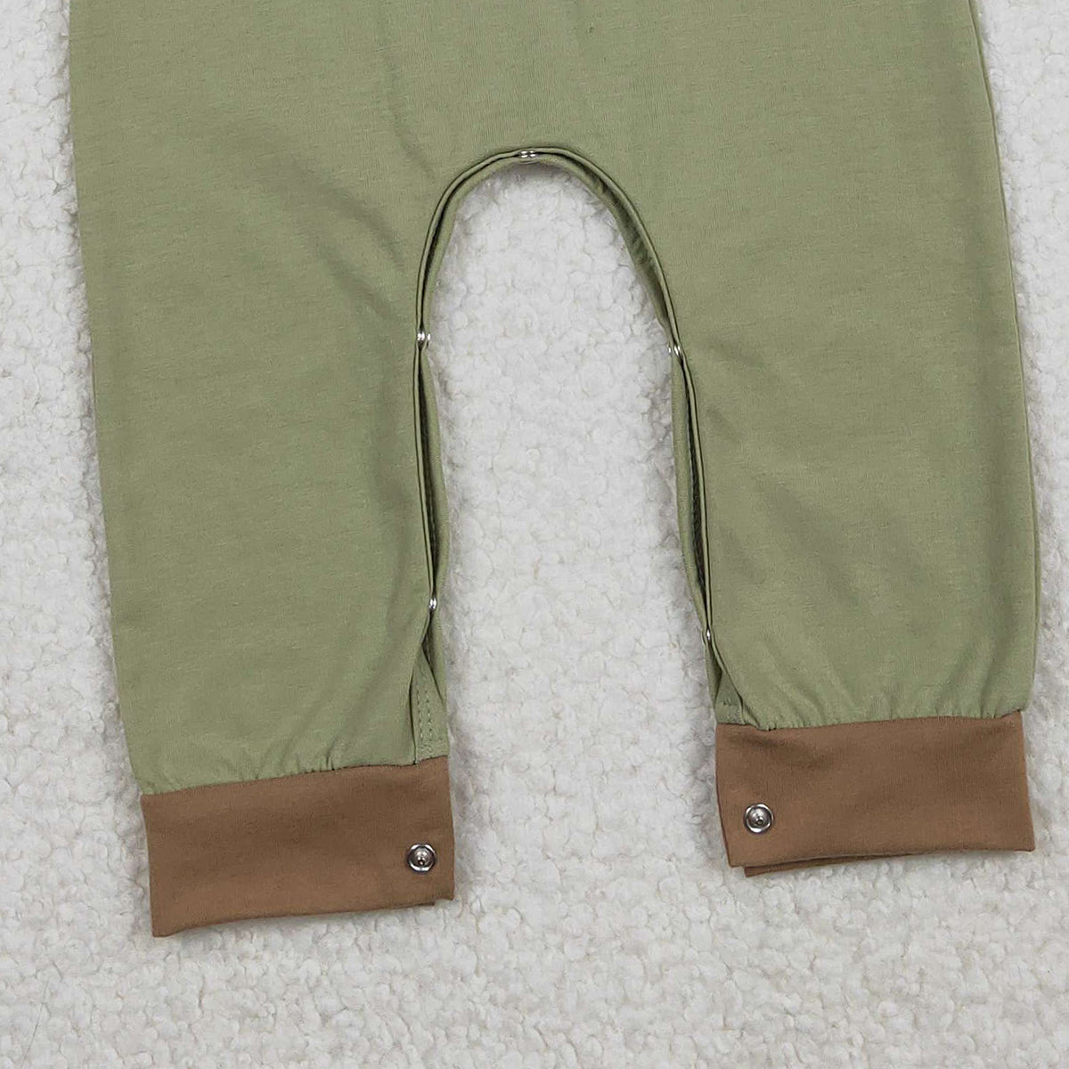 11.22 RTS NO MOQ (In stock)SR3258 Baby Boys Rompers Embroidery Camo Rabbit Baby Boys Button Easter Footie Rompers