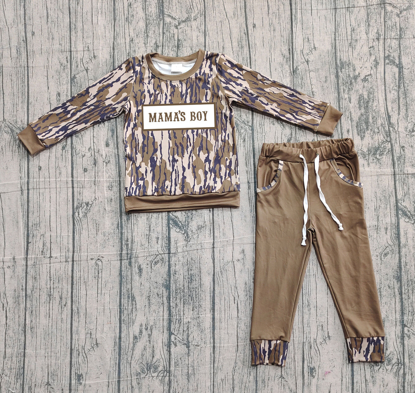 10.21 BLP1334 Sample No Moq Embroidery Mama's Boy Baby Boys Olive Camo Top Pockets Jogger Clothes Sets