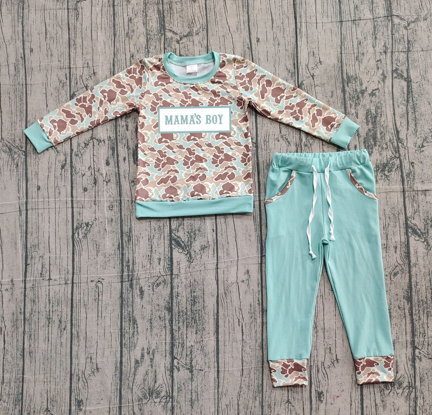 10.21 BLP1336 Sample No Moq Embroidery Mama's Boy Baby Boys Green Camo Top Pockets Jogger Clothes Sets