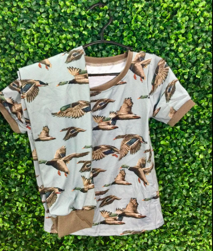 10.23 (Pre Order) No moq BSPO0618 PRE-ORDER Baby Boys Ducks Plaid Top Pants Hunting Pajamas Sets