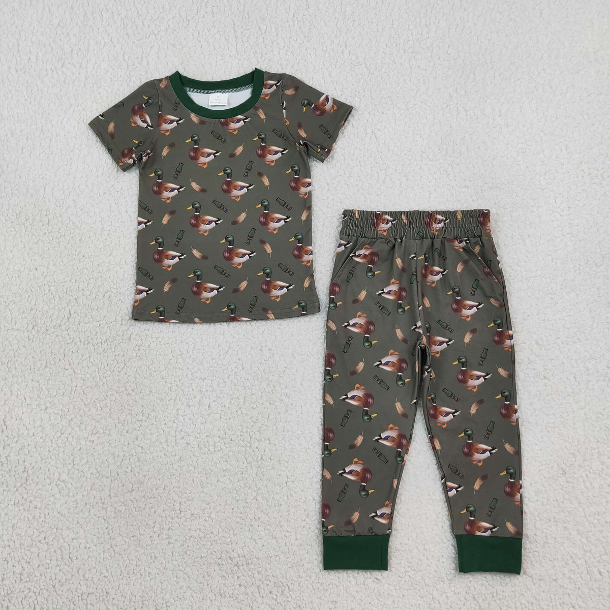 RTS NO MOQ milk silk BSPO0702 Baby Boys Green Ducks Calls Top Pockets Joggers Hunting Clothes Set