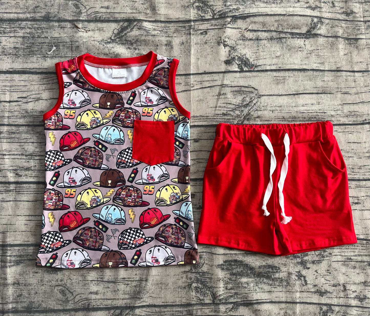 6.18 BSSO1499 Sample No Moq Fast Coming Baby Boys Summer Boys Outfits Baby Boys Red Sleeveless Cartoon Hats Pocket Top Pockets Short Set