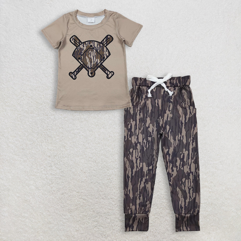 12.6 RTS NO MOQ (In stock)BT1419 + P0432 Baby Boys Short Sleeve Olive Camo Baseballs Team T-shirts Top Pockets Pants