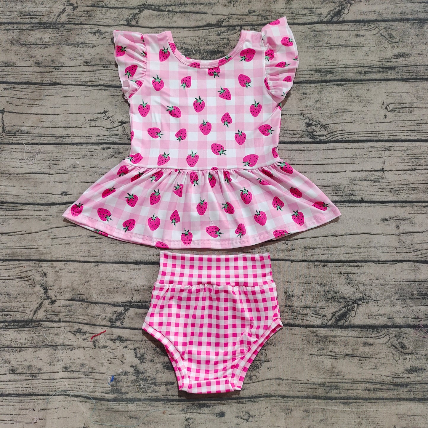 6.04 GBO0264 Sample 10days Arrived RTS Pink plaid strawberry peplum bummies girls clothes