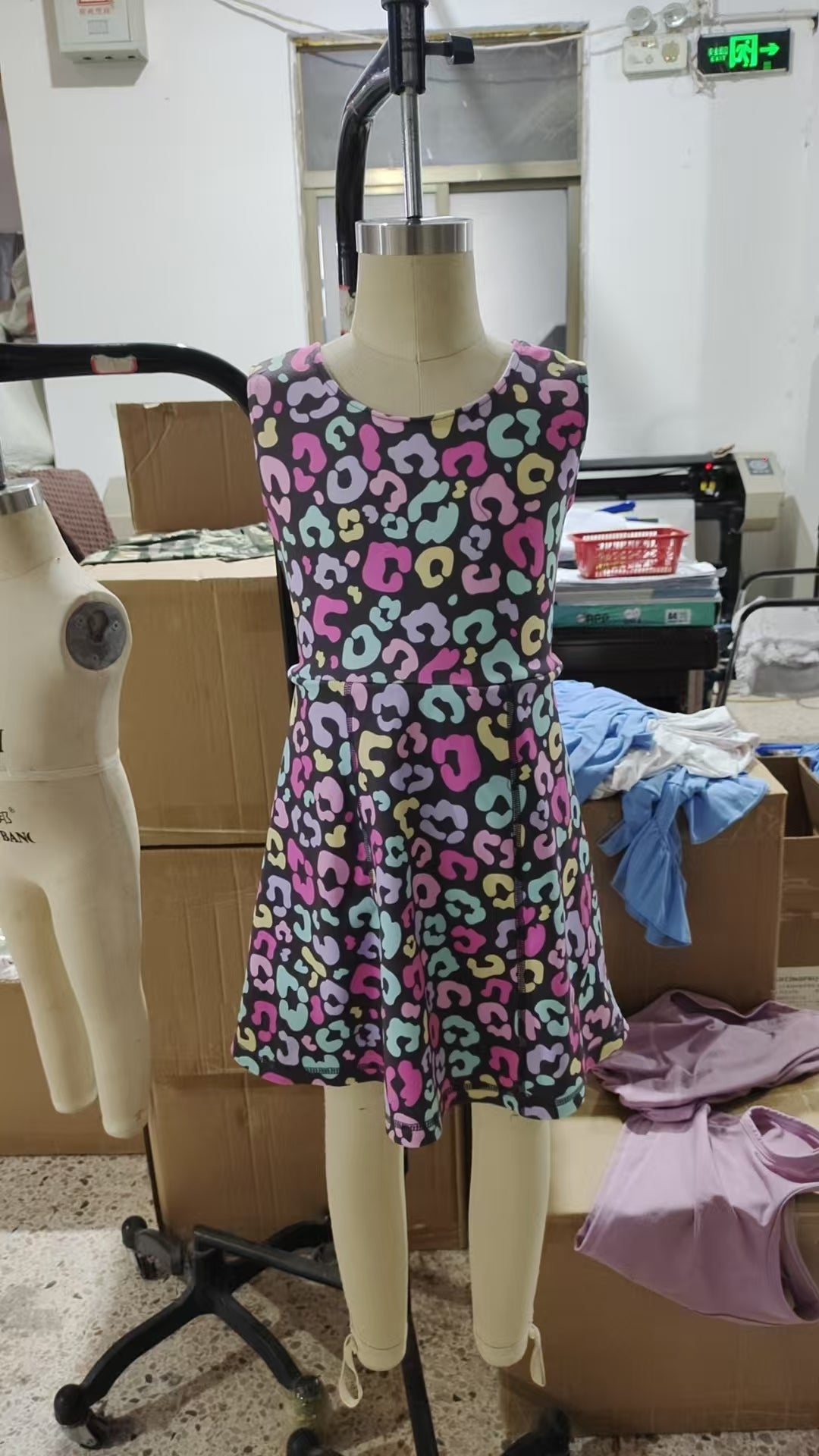 5.01 GSD2175 Sample 10days Arrived RTSSleeveless colorful leopard kids girls athletic dresses