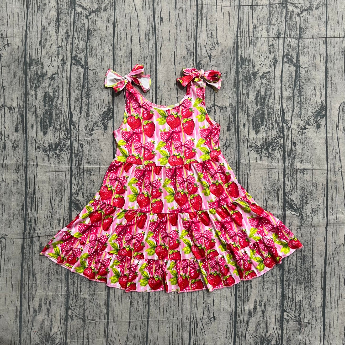 5.9 GSD3964 Sample No Moq Baby Girls Strap Bows Strawberry Patchwork Knee Length Dresses