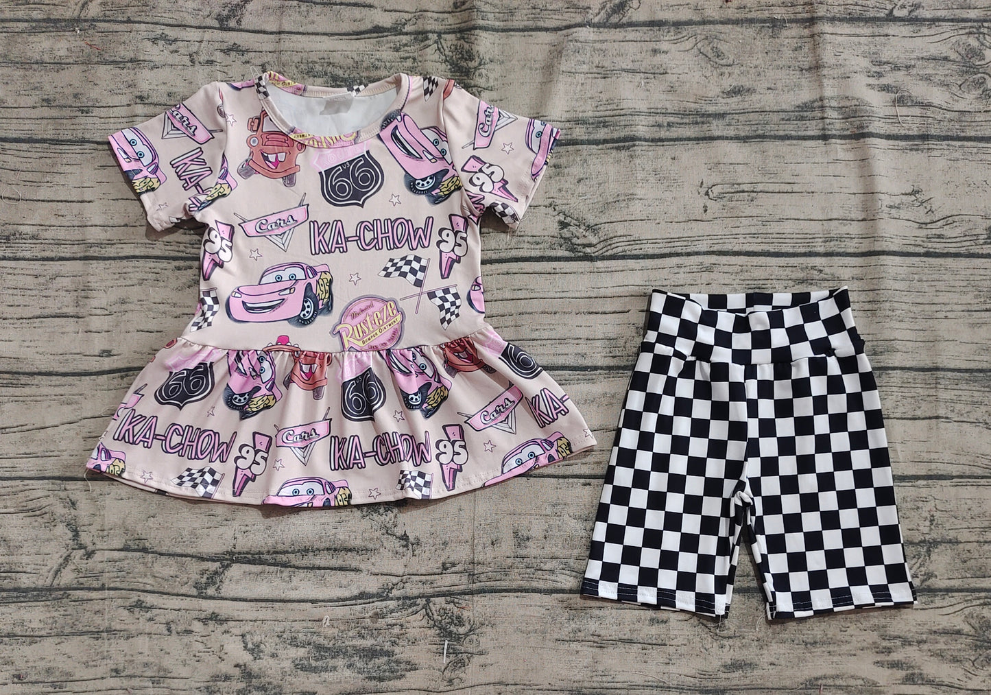 8.11 GSSO2584 Sample No Moq Fast Coming Baby Girls Summer Outfits Baby Girls Khaki Short Sleeves Cartoon Cars Tunic Black Short Set