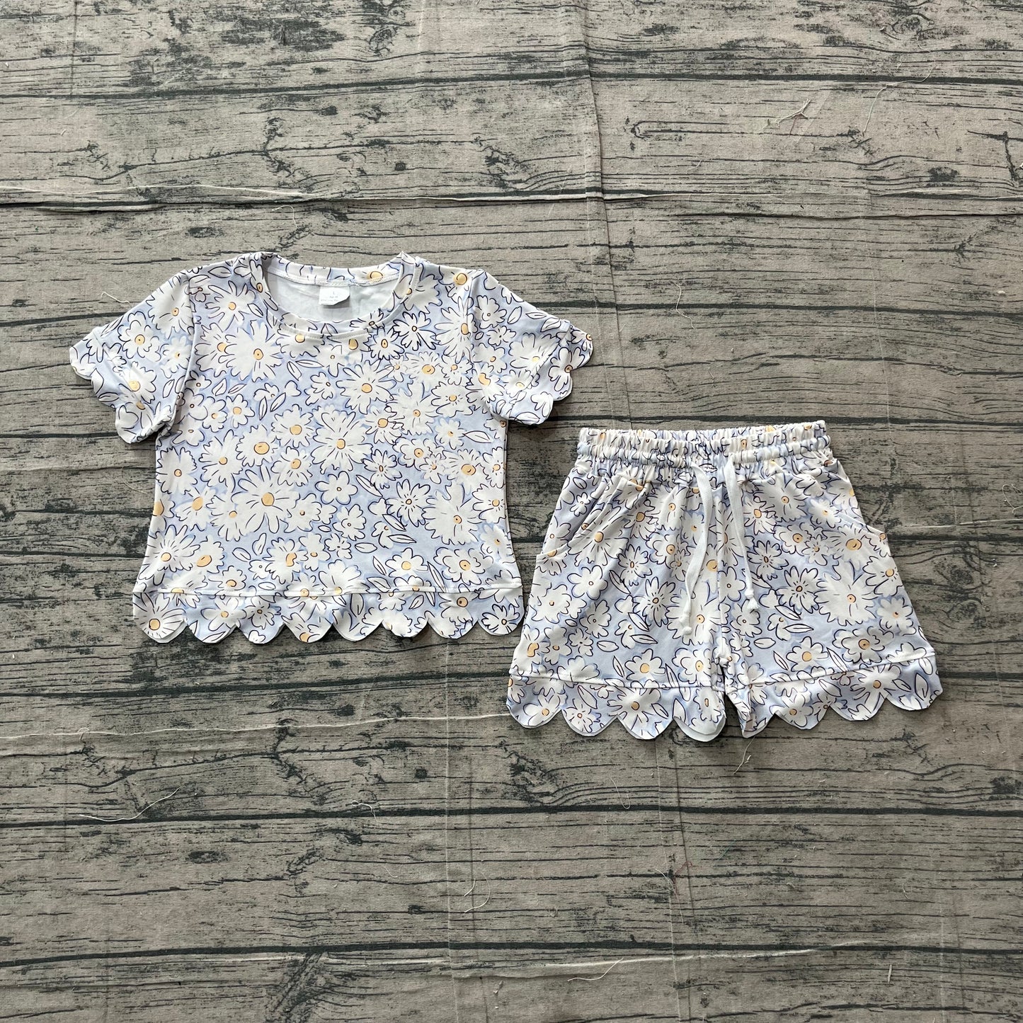 5.4 GSSO3275 Sample No Moq Baby Girls Short Sleeve Daisy Flowers Top Scallop Shorts Clothes Sets
