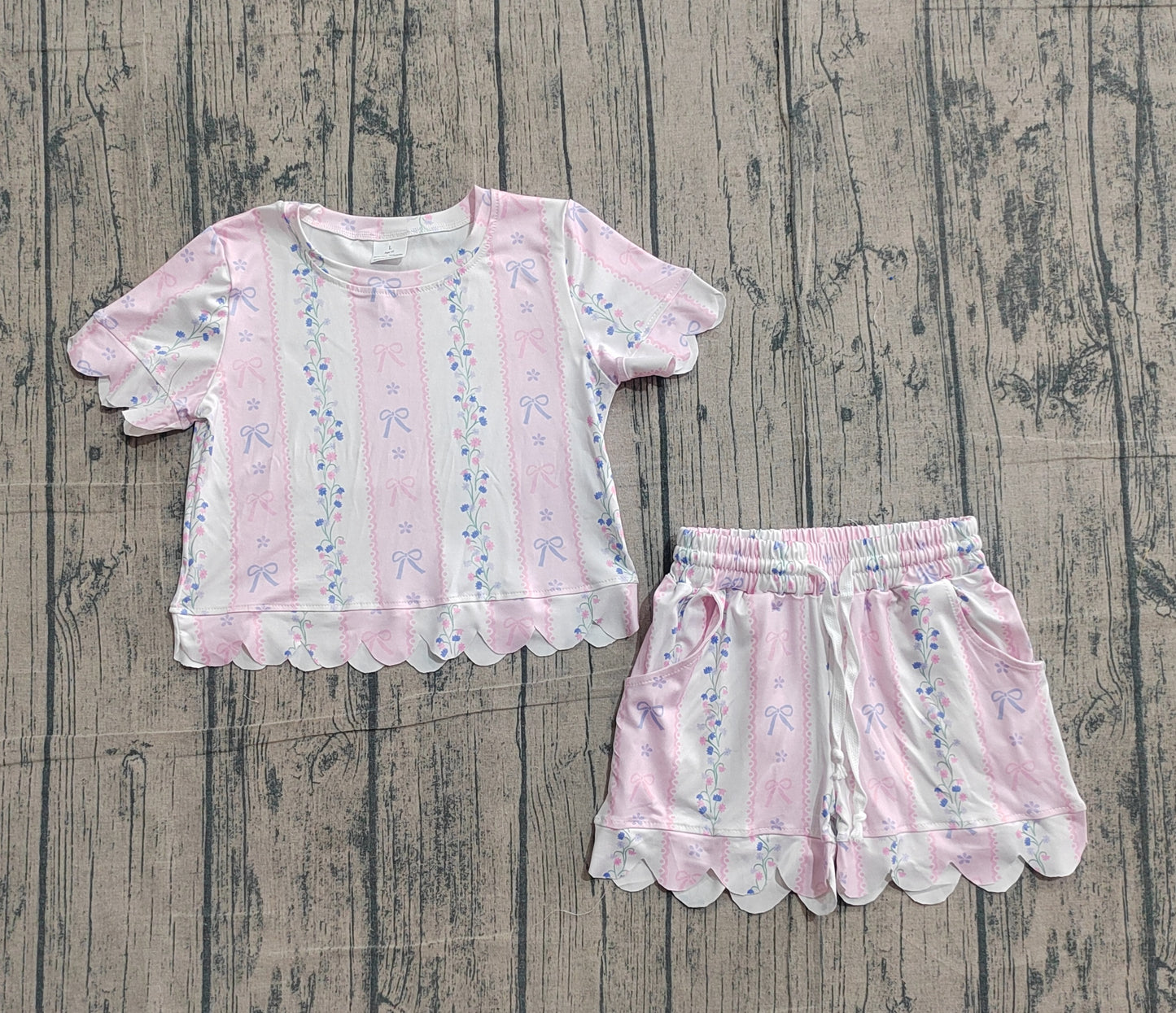 3.9 GSSO3410 Sample No Moq Baby Girls Flowers Bows Stripe Top Scallop Shorts Clothes Set