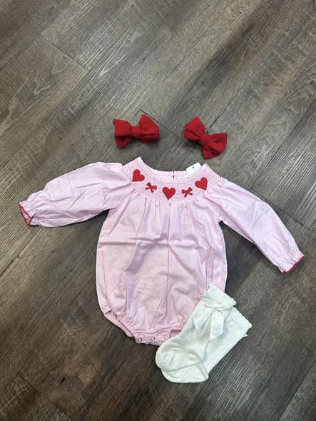 10.31 LR2860 Pre Order No moq Baby Girls Pink Long Sleeve Hearts Bows Valentine Ruffle Rompers