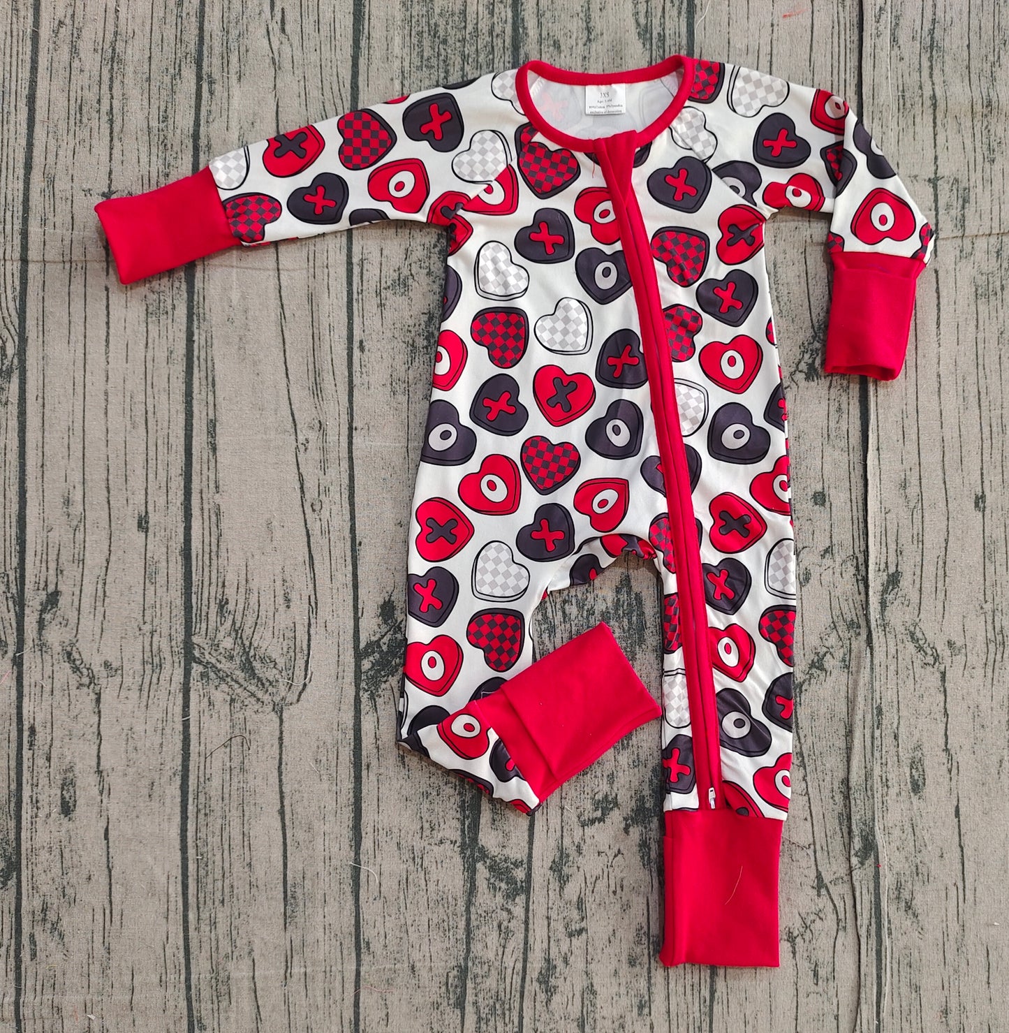 11.20 LR2882 Sample No Moq Baby Girls Hearts XOXO Valentines Two Way Zip Convertible Rompers