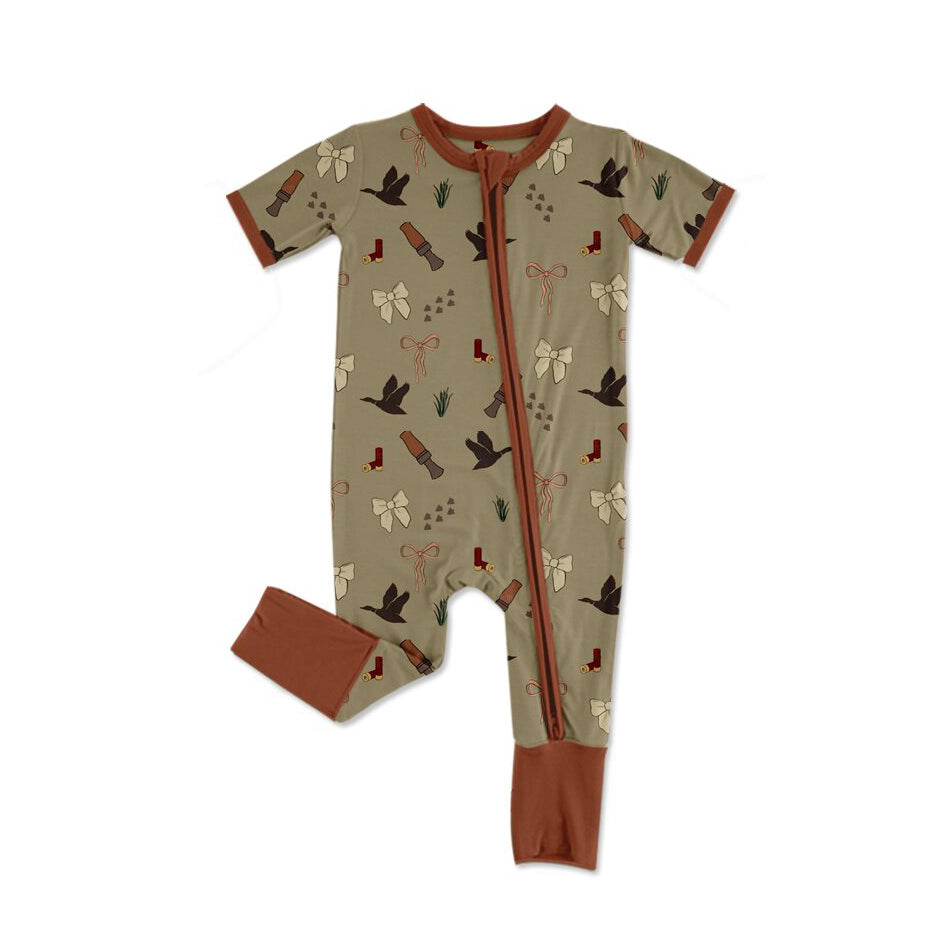 11.7 SR3509 Pre Order No moq Baby Girls Ducks Calls Bows Hunting Two Way Zip Convertible Rompers
