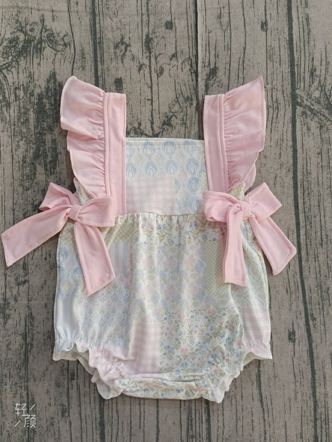 1.12 SR3675 Sample No Moq Baby Girls Pink Flutter Sleeve Bows Flowers Checked Ruffle Rompers