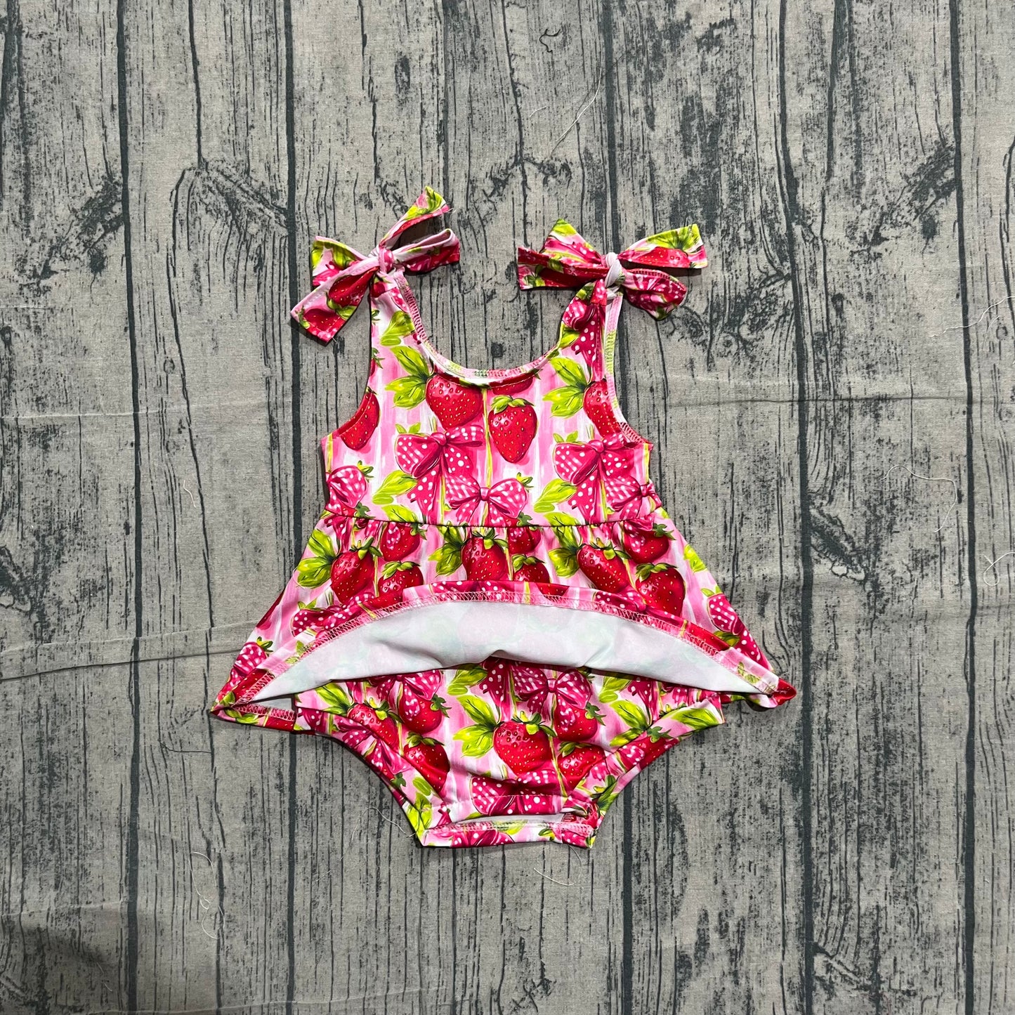5.9 SR4134 Sample No Moq Baby Girls Strap Bows Strawberry Tunic Ruffle Rompers