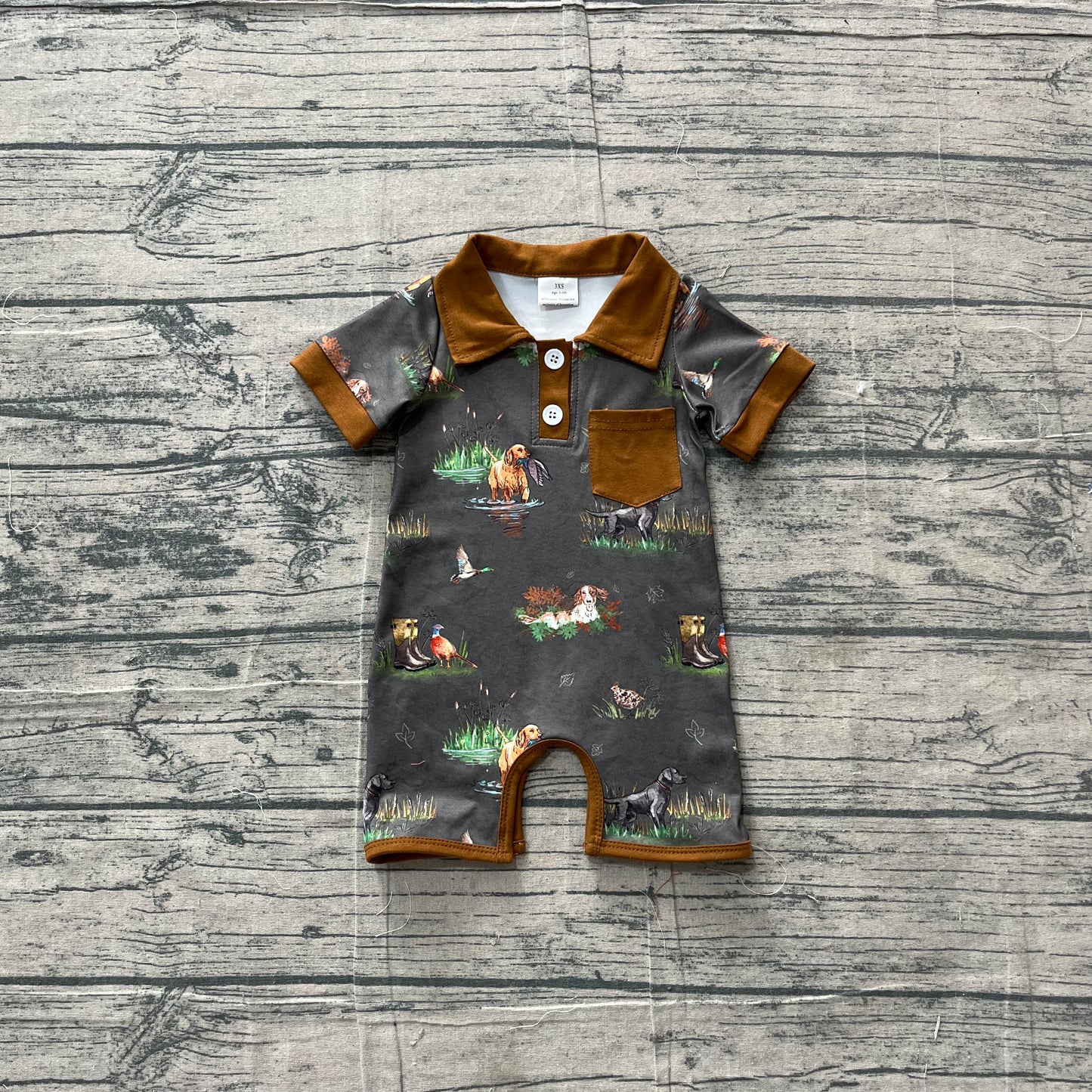5.4 SR4162 Sample No Moq Baby Boys Short Sleeve Ducks Dogs Button Pocket Hunting Romper