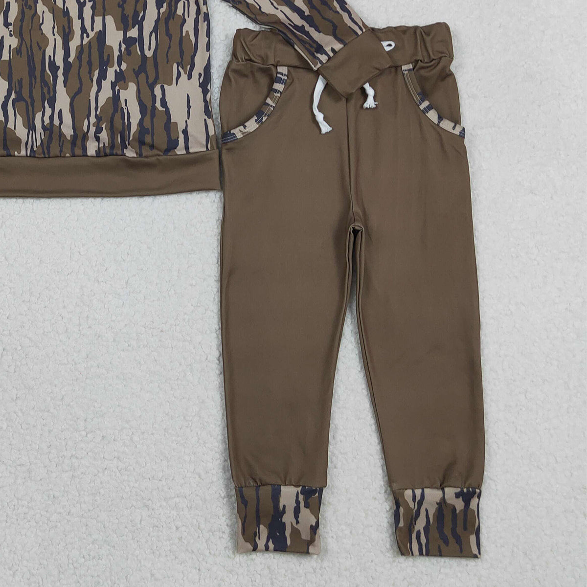 11.12 RTS NO MOQ （In stock）BLP1334 Embroidery Mama's Boy Baby Boys Olive Camo Top Pockets Jogger Clothes Sets