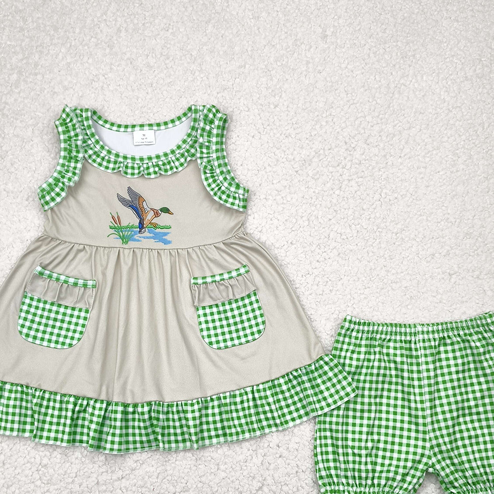 7.19  GSSO0848RTS NO MOQ Baby Girls Summer Outfits Girls light green duck sleeveless with pocket grid shorts set