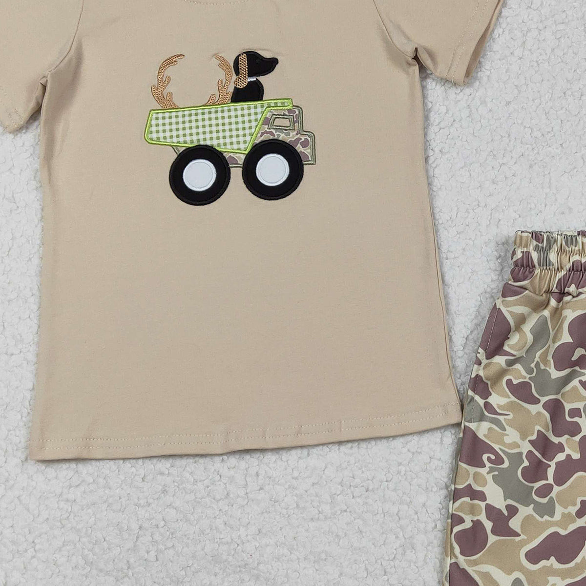12.9 RTS NO MOQ （In stock）BSSO1576 Embroidery Deer Truck Baby Boys Khaki Top Camo Shorts Hunting Clothes Sets