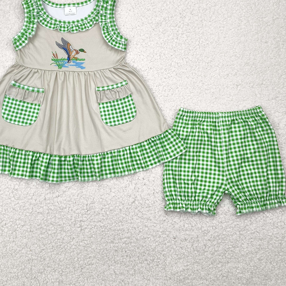 7.19  GSSO0848RTS NO MOQ Baby Girls Summer Outfits Girls light green duck sleeveless with pocket grid shorts set
