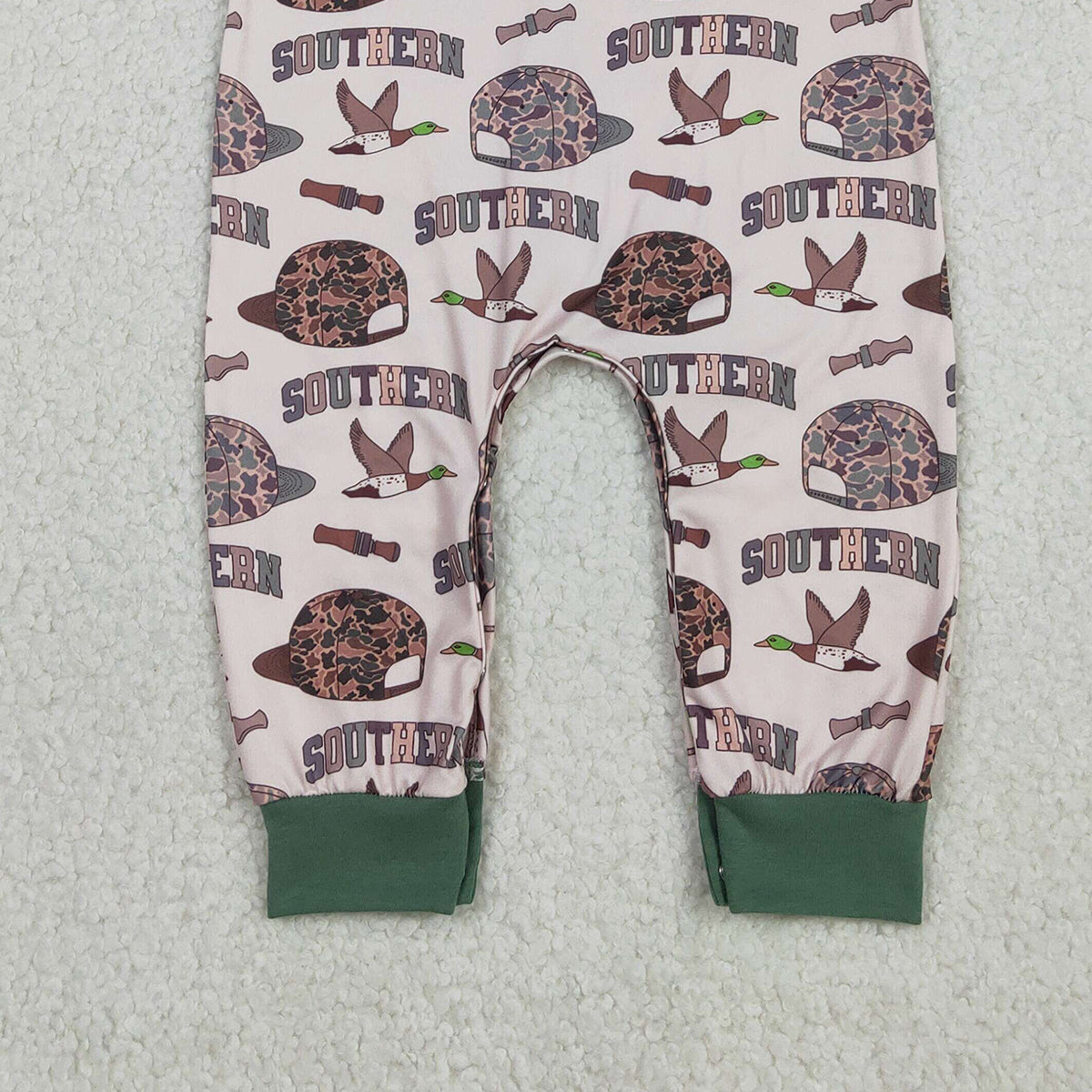 12.6 RTS NO MOQ （In stock）SR3245 Baby Boys Rompers Baby Boys Camo Hats Ducks Button Pocket Southern Footie Rompers