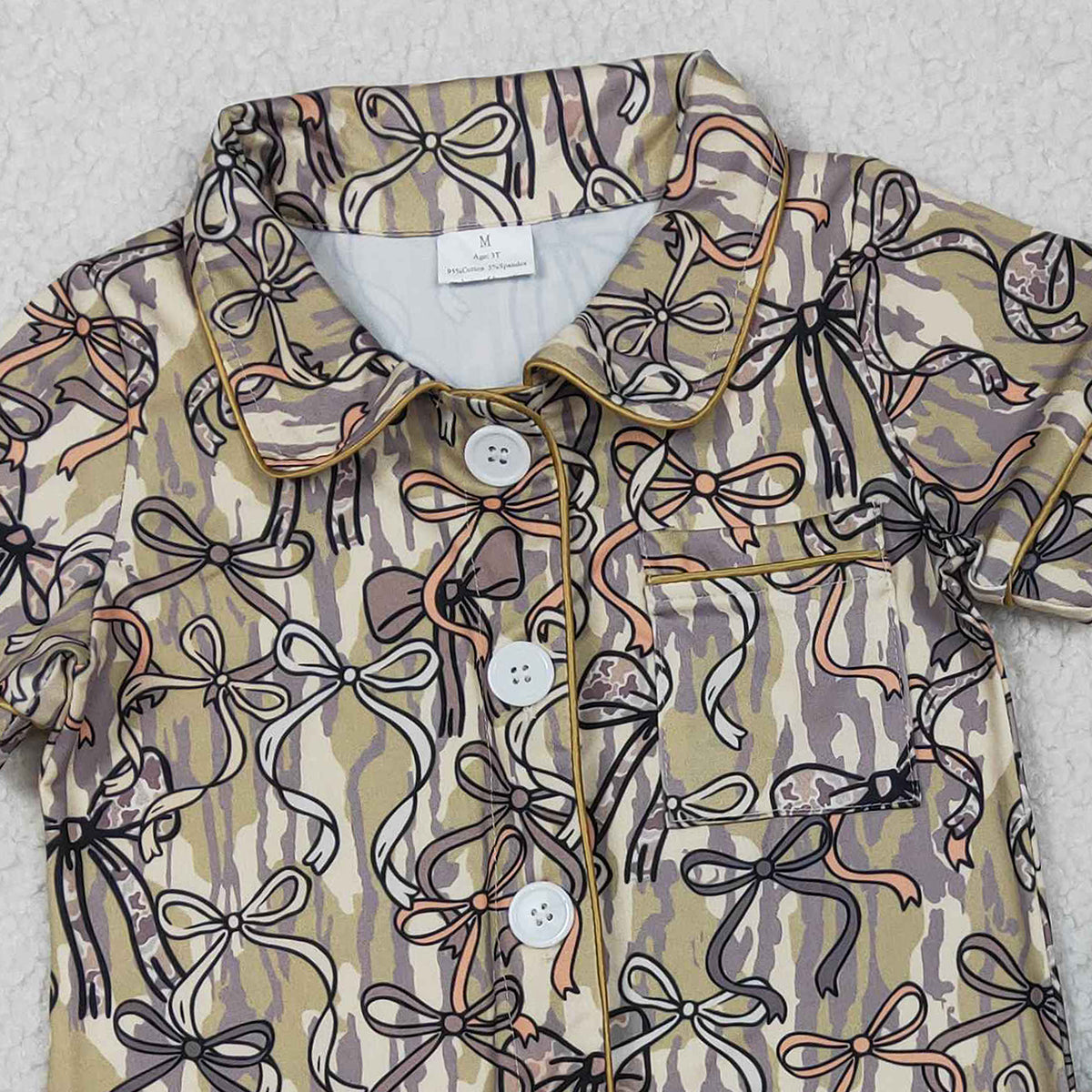 2.7 RTS NO MOQ （In stock）GSSO3126 Baby Girls Southern Olive Camo Bows Button Pocket Top Ruffle Shorts Pajamas Sets