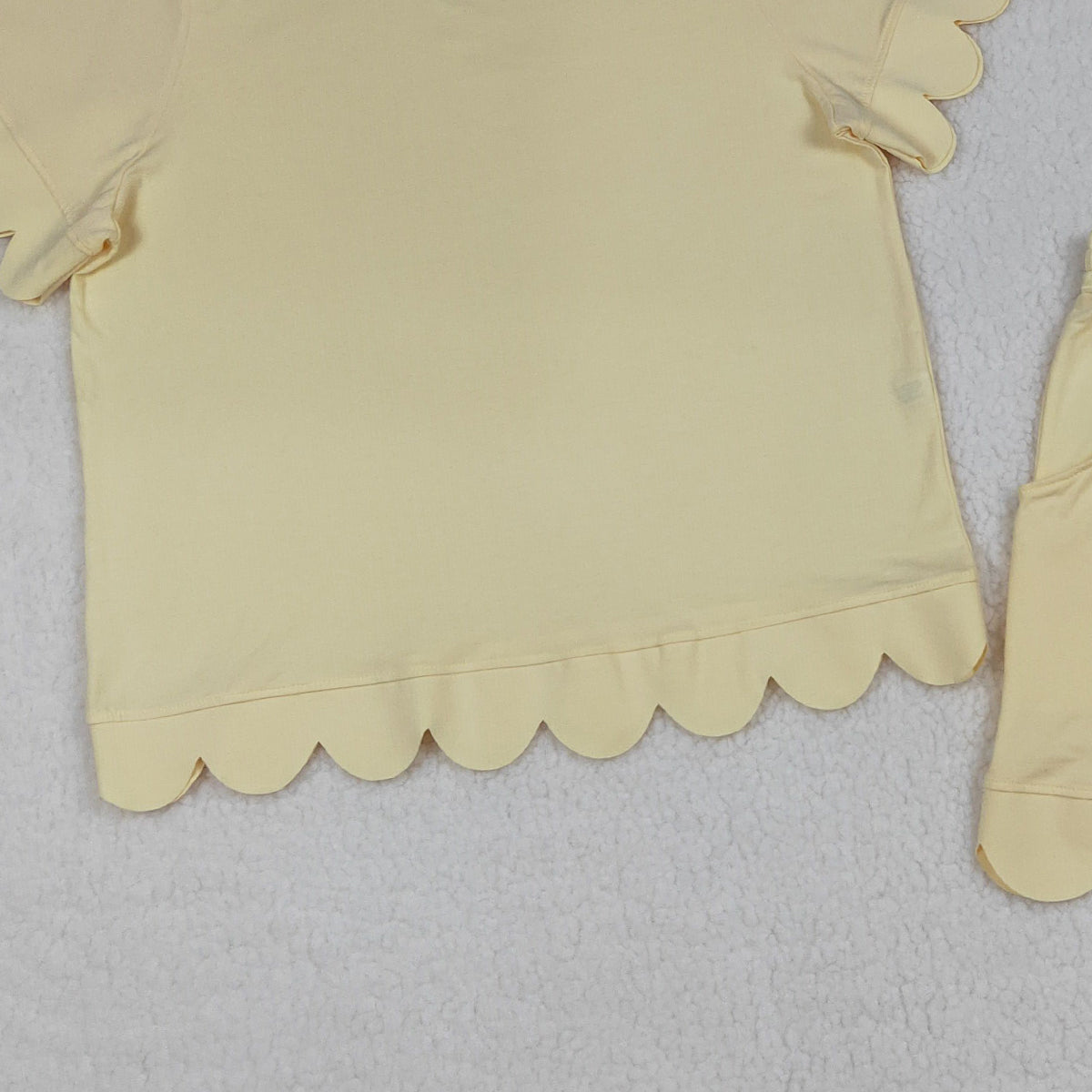 3.31 RTS NO MOQ （In stock）GSSO3203 Yellow scallop top shorts adult women summer outfits
