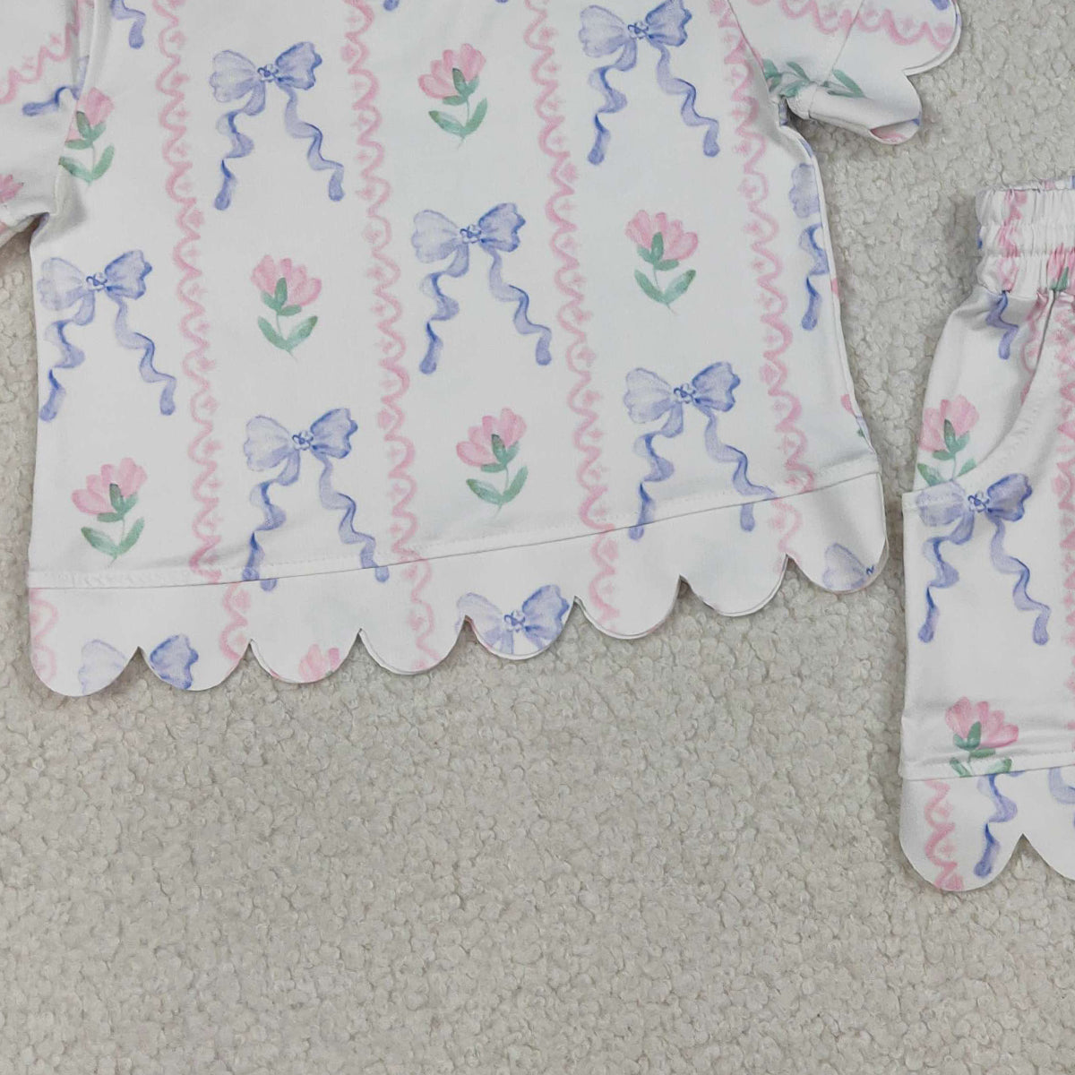 4.2 GSSO3272 RTS NO MOQ （In stock ）Short sleeves floral bow scallop top shorts girls outfits