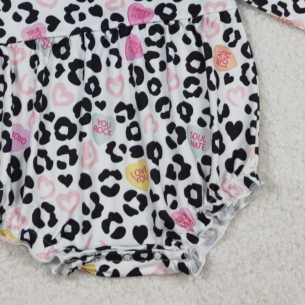 12.22 RTS NO MOQ （In stock）LR2638 Baby Girls Winter Rompers Baby Girls Leopard Hearts Valentines Ruffle Collar Rompers
