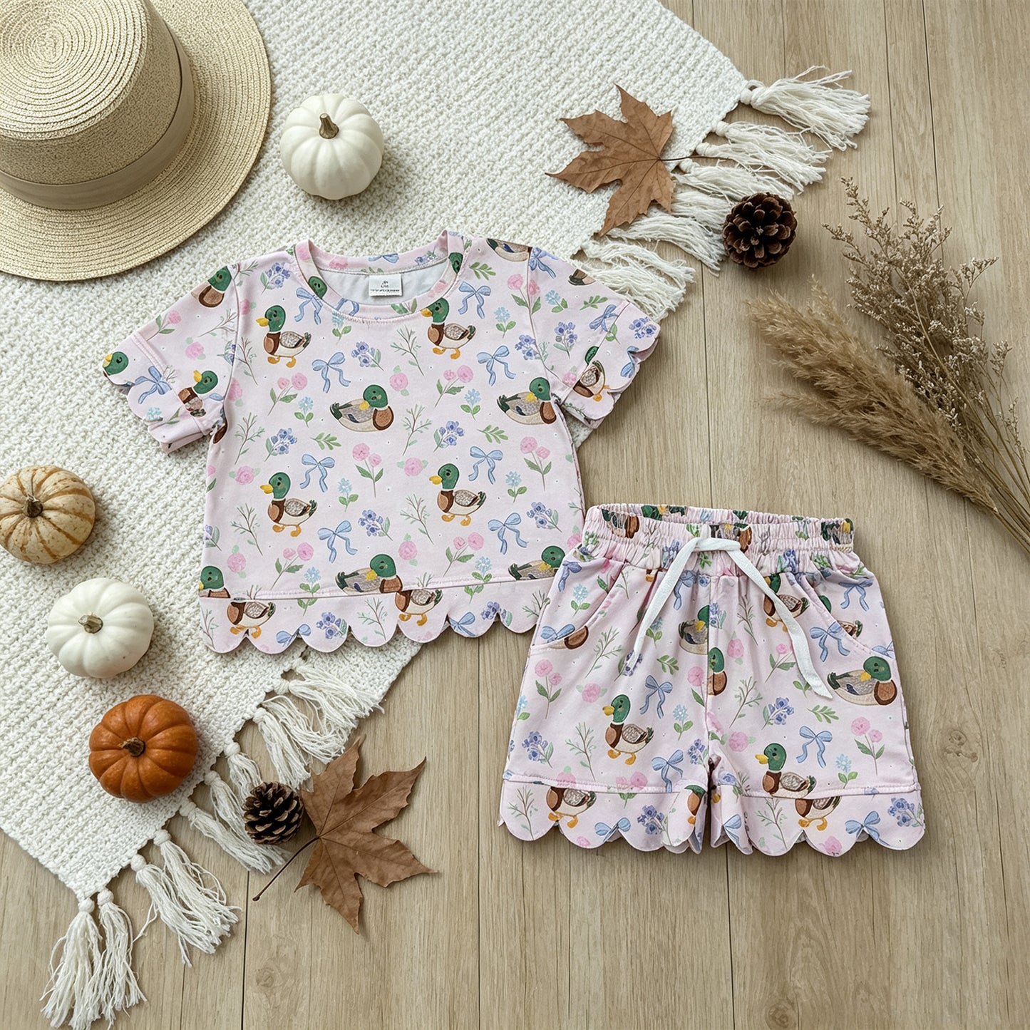 RTS NO MOQ （In stock）GSSO3737 Baby Girls Ducks Flowers Bows Top Short Scallop Clothes Sets