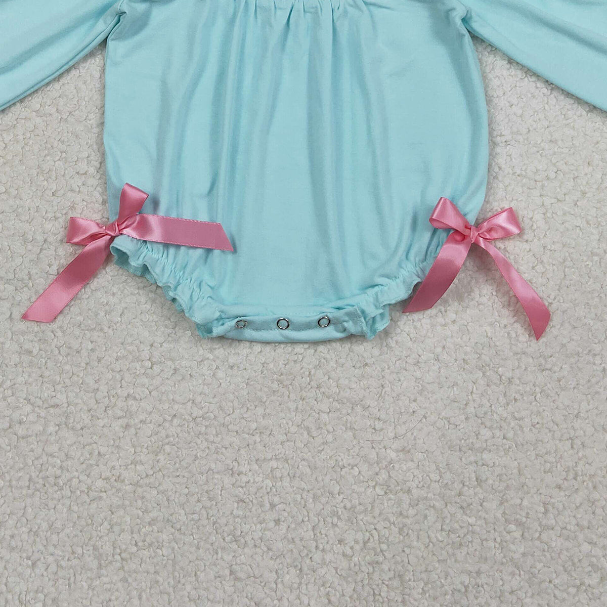 1.20 RTS NO MOQ （In stock）LR2982 Smocked XOXO Baby Girls Bows Valentines Ruffle Rompers