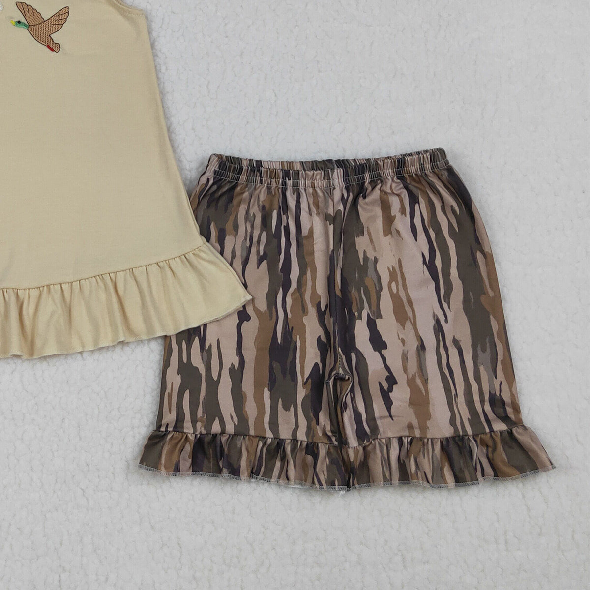 4.8 GSSO3335 RTS NO MOQ （In stock ）Dog deer duck embroidery top camo shorts girls outfits