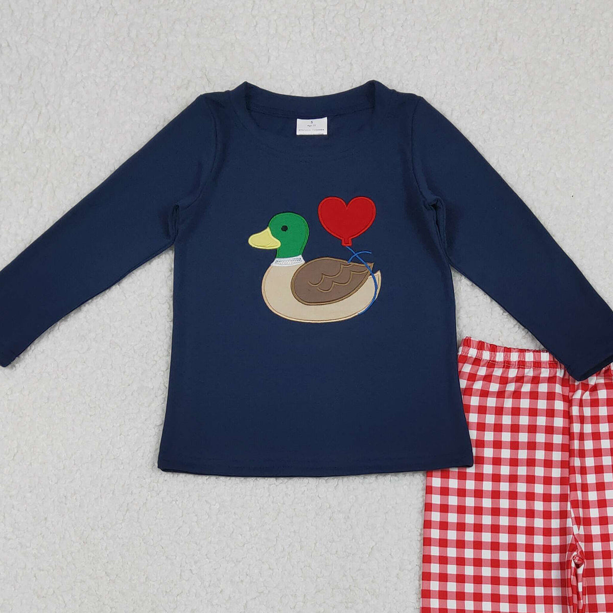 10.28 RTS NO MOQ （In stock）BLP1304 Baby Boys Winter Outfits Embroidery Hearts Ducks Baby Boys Navy Top Red Checked Pants Valentine Clothes Sets