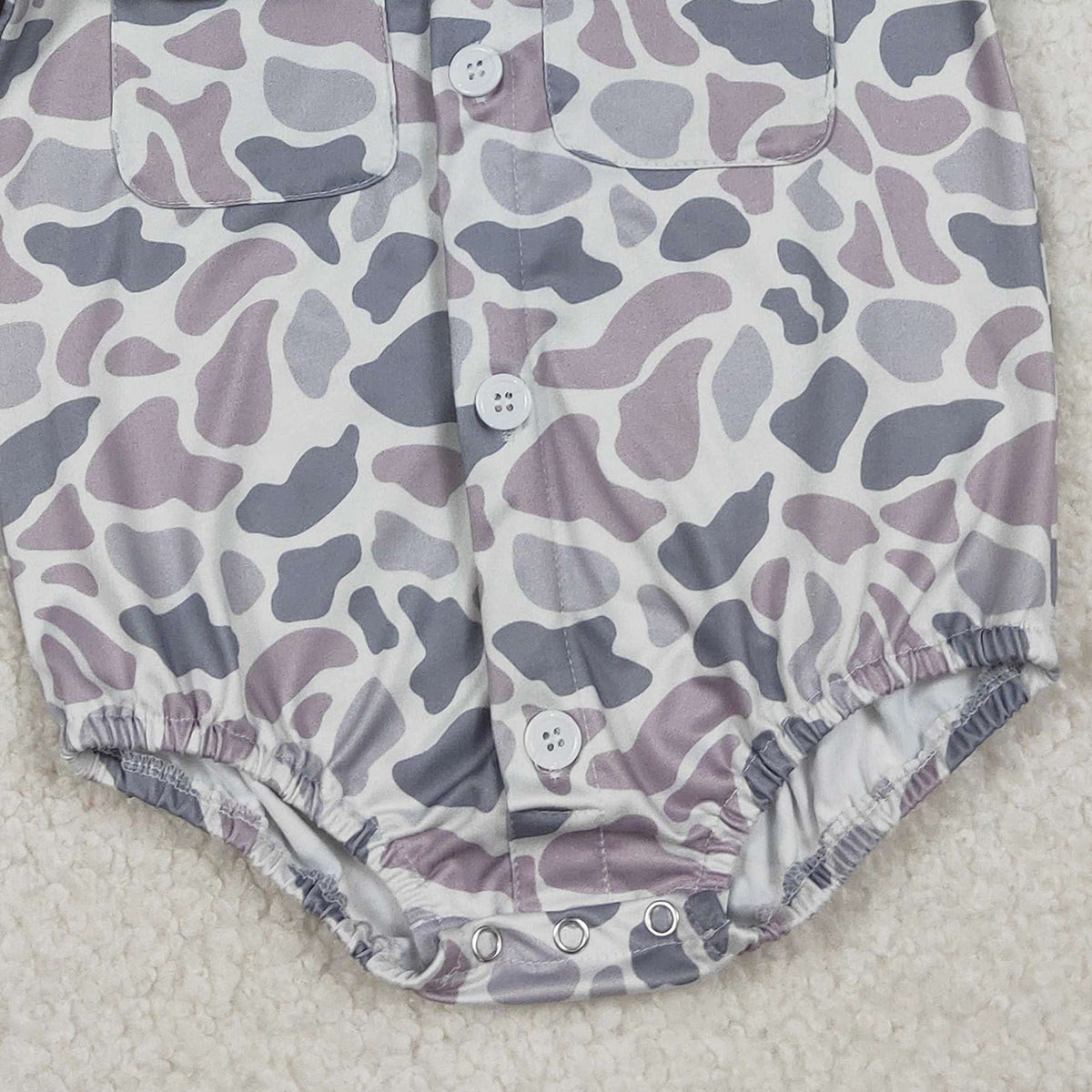 12.23 RTS NO MOQ （In stock）SR3654 Baby Boys Southern Light Grey Camo Button Pockets Rompers