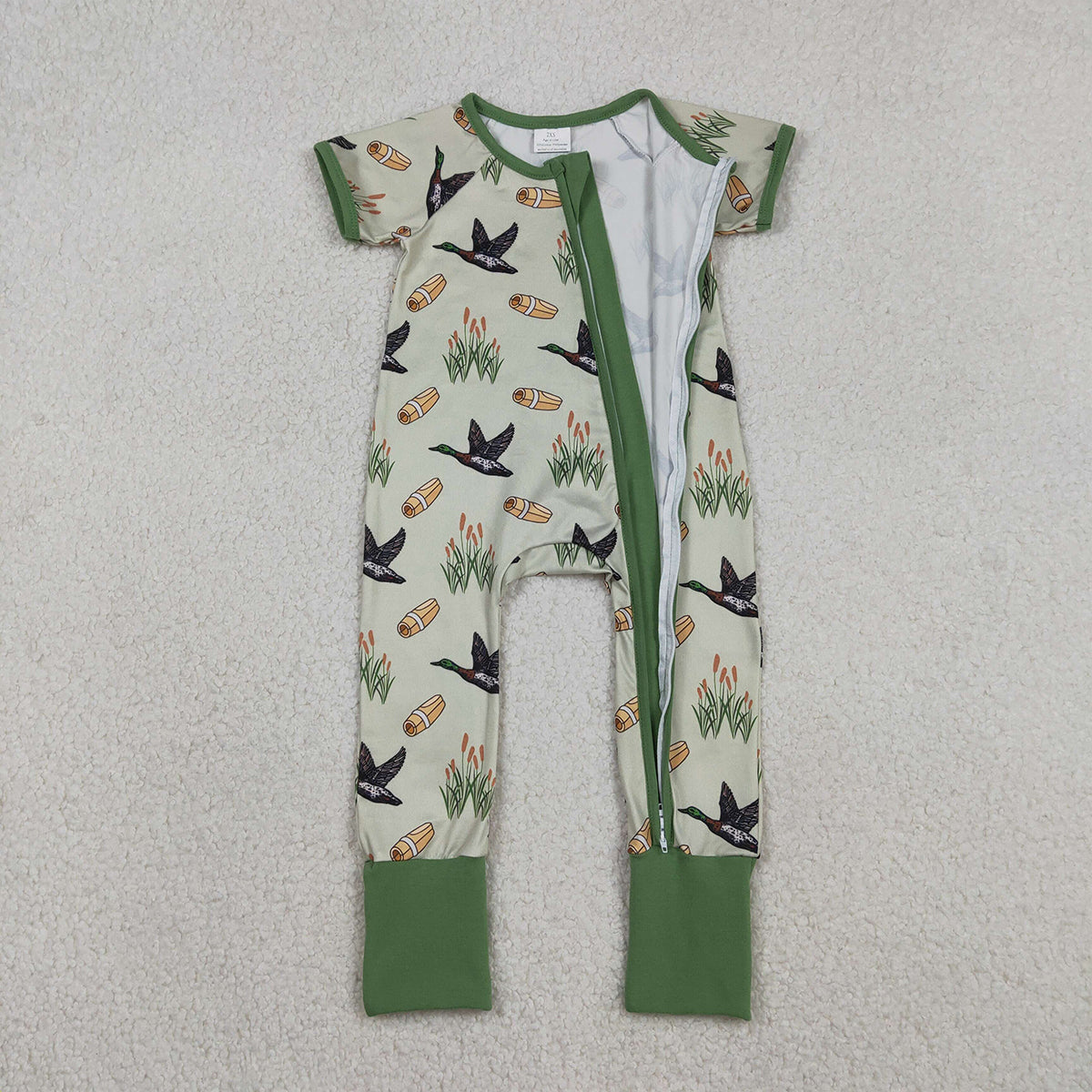 12.17 RTS NO MOQ （In stock）SR3498 Baby Boys Green Ducks Calls Hunting Two Way Zip Convertible Rompers