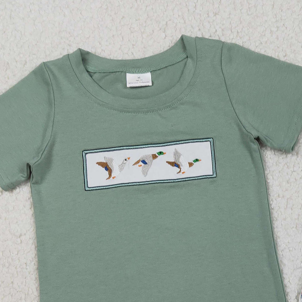 1.28 RTS NO MOQ （In stock）BSSO1639 Embroidery Ducks Baby Boys Top Checked Pockets Short Hunting Clothes Sets